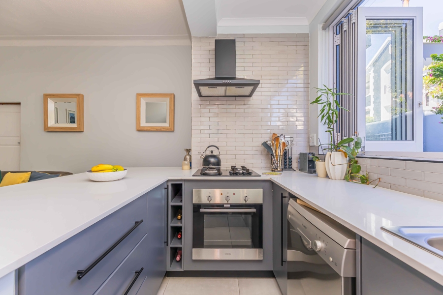 To Let 2 Bedroom Property for Rent in Sea Point Western Cape